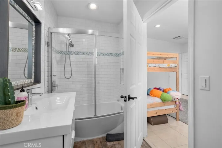 4698 Morro Drive, Woodland Hills, California 91364