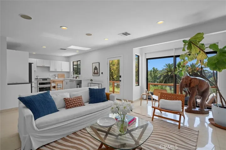4698 Morro Drive, Woodland Hills, California 91364