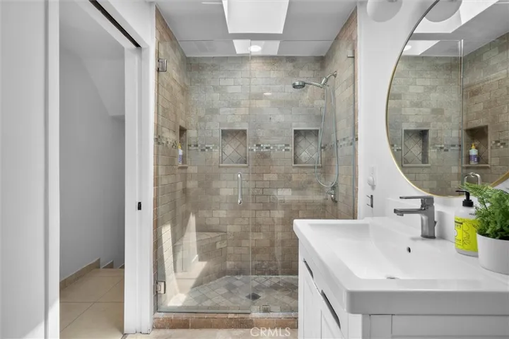 4698 Morro Drive, Woodland Hills, California 91364