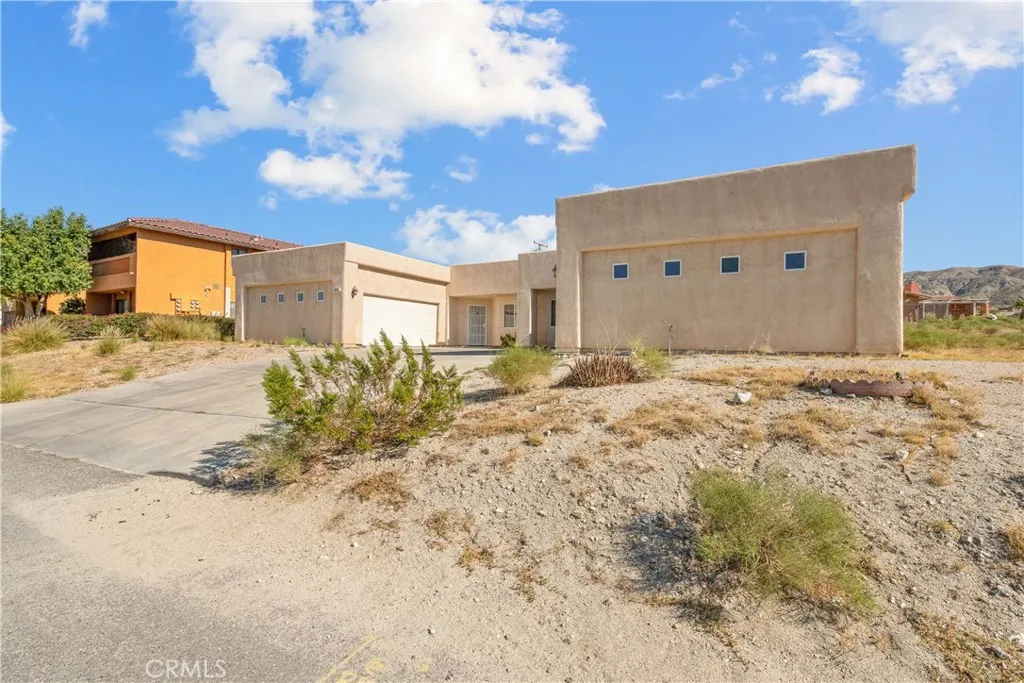66780 Crescent Drive, Desert Hot Springs, California 92240 home-pic-12
