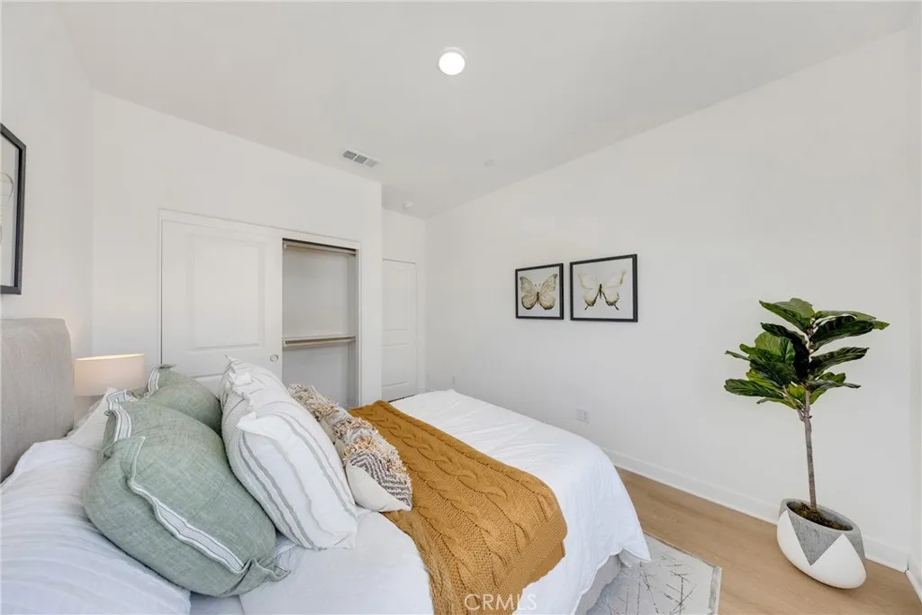 119 Zawn, Irvine, California 92618 home-pic-40