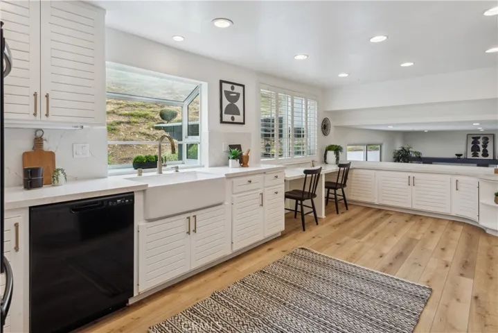 30047 Knoll View Drive, Rancho Palos Verdes, California 90275