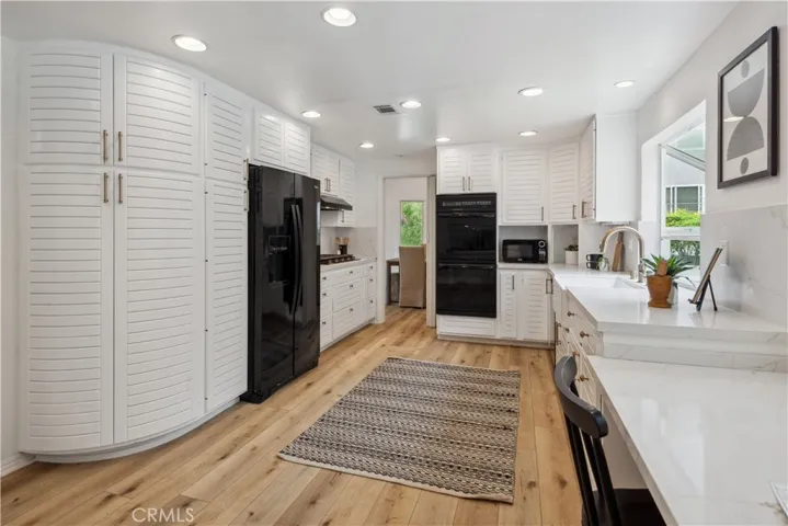 30047 Knoll View Drive, Rancho Palos Verdes, California 90275
