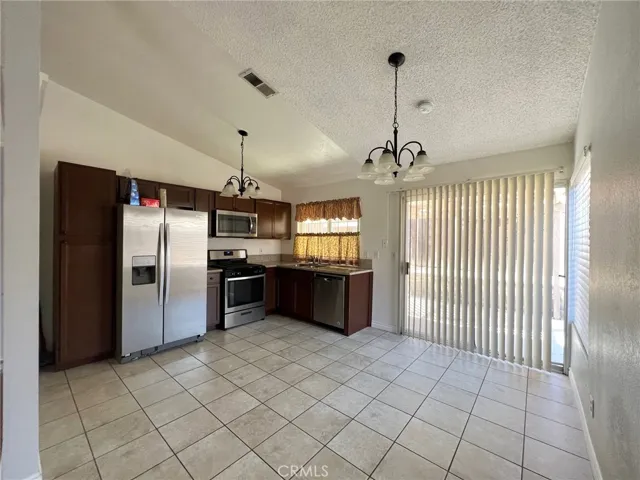 Kitchen / dining area