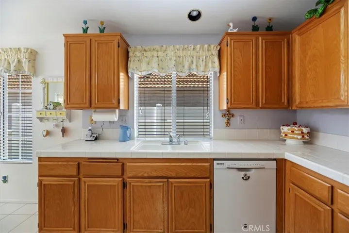 Spacious Kitchen