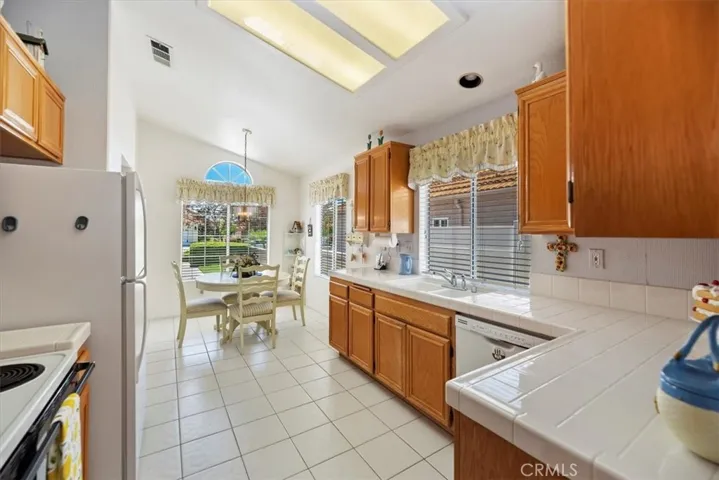 Spacious Kitchen