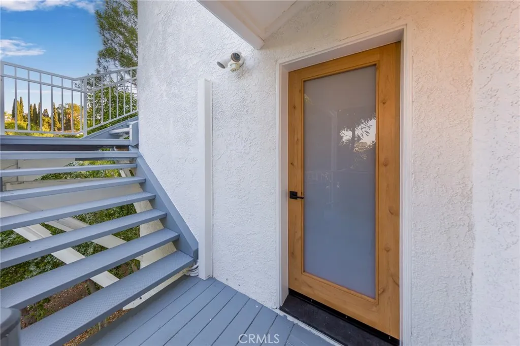4976 Llano Drive, Woodland Hills, California 91364 home-pic-43