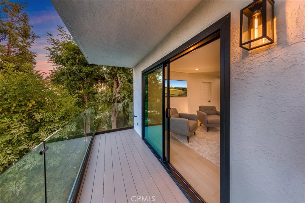 4976 Llano Drive, Woodland Hills, California 91364 home-pic-49