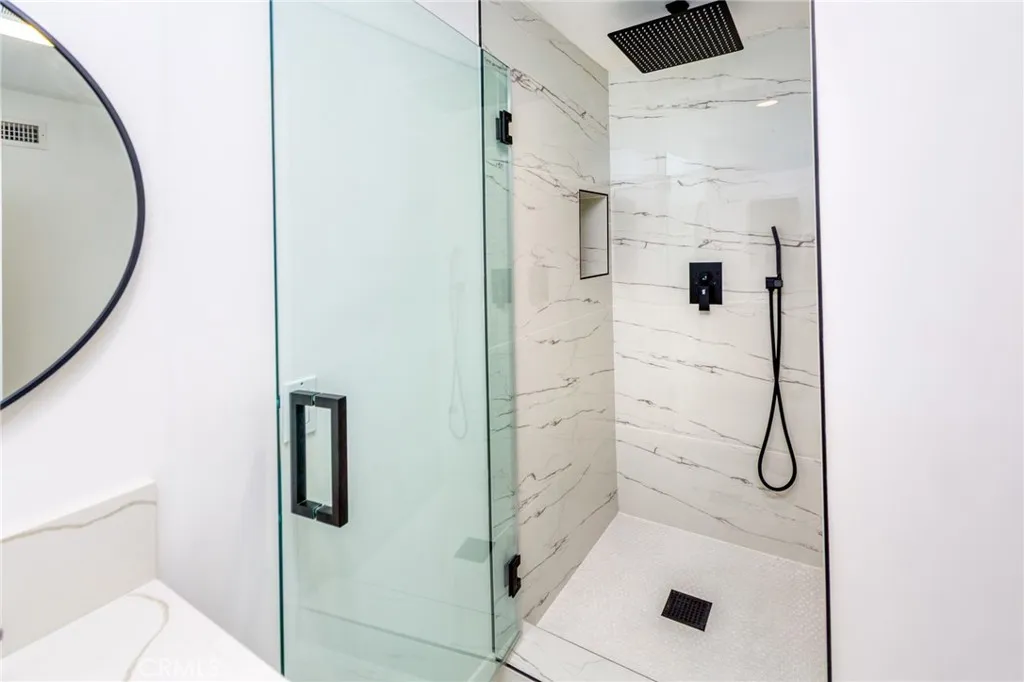 4976 Llano Drive, Woodland Hills, California 91364 home-pic-45