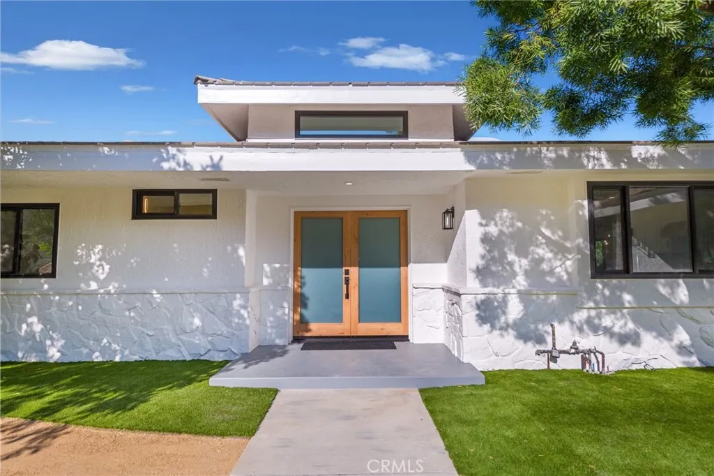 4976 Llano Drive, Woodland Hills, California 91364 home-pic-6