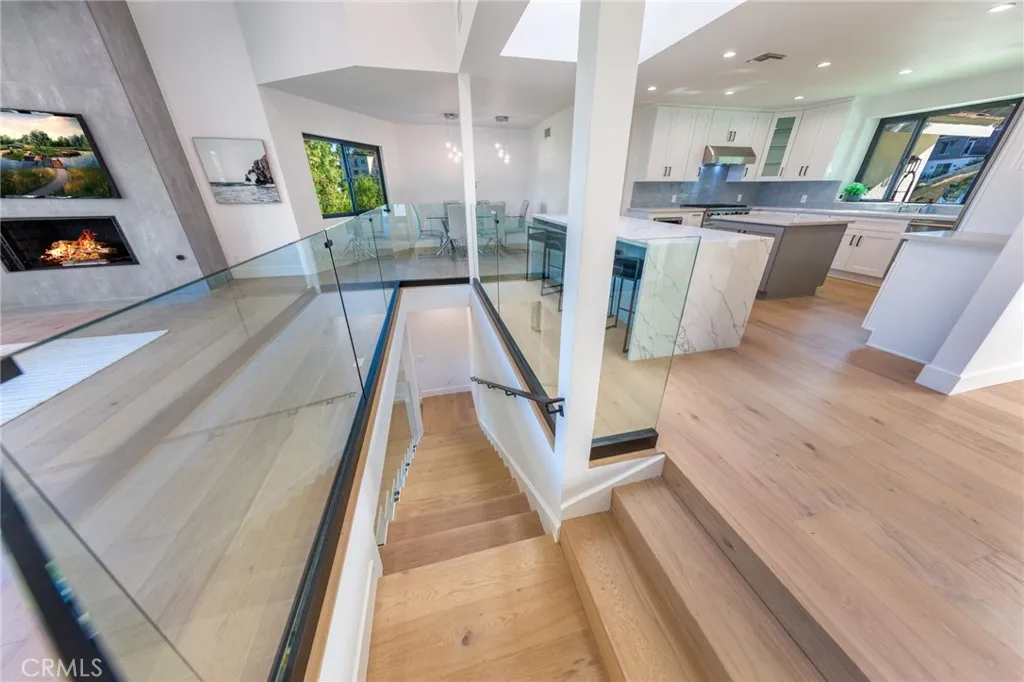 4976 Llano Drive, Woodland Hills, California 91364 home-pic-9