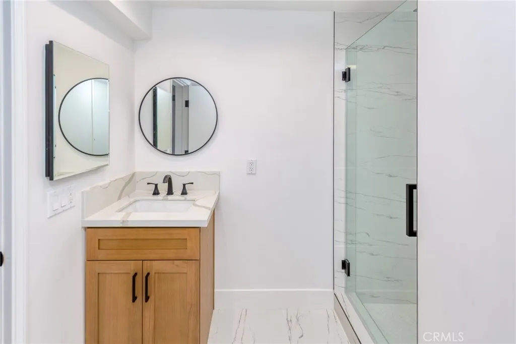 4976 Llano Drive, Woodland Hills, California 91364 home-pic-46