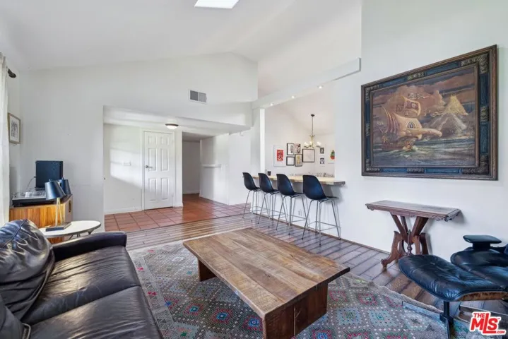 29429 Trailway Lane, Agoura Hills, California 91301