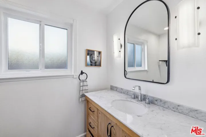 29429 Trailway Lane, Agoura Hills, California 91301