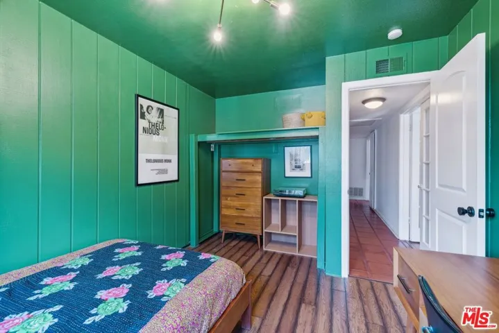 29429 Trailway Lane, Agoura Hills, California 91301