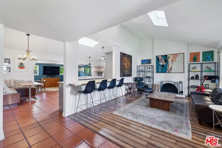 29429 Trailway Lane, Agoura Hills, California 91301