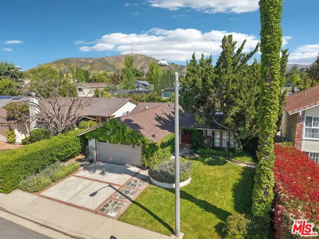 29429 Trailway Lane, Agoura Hills, California 91301
