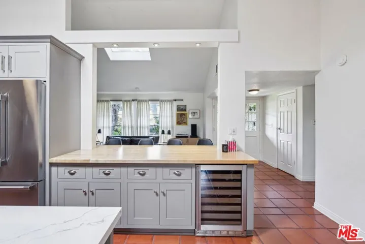 29429 Trailway Lane, Agoura Hills, California 91301