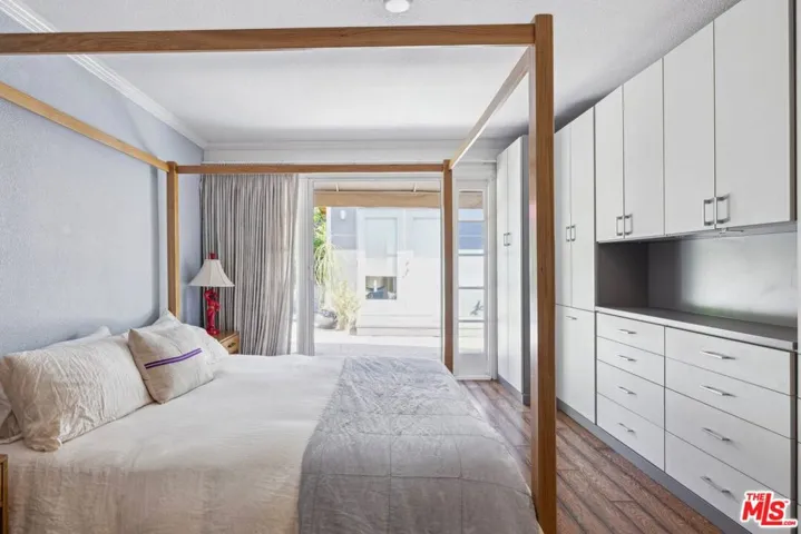 29429 Trailway Lane, Agoura Hills, California 91301