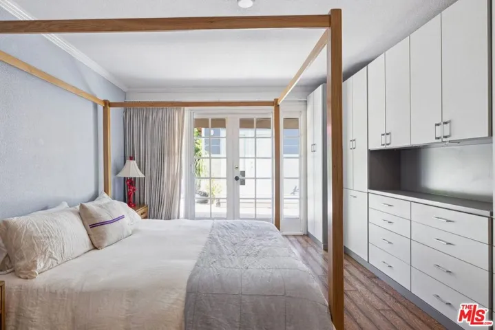 29429 Trailway Lane, Agoura Hills, California 91301