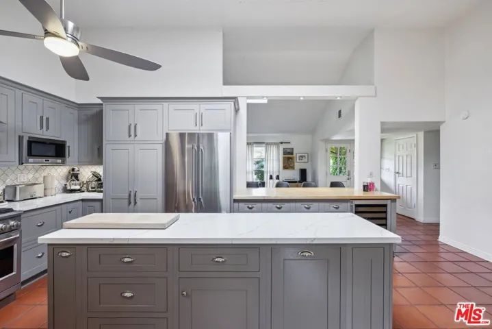 29429 Trailway Lane, Agoura Hills, California 91301
