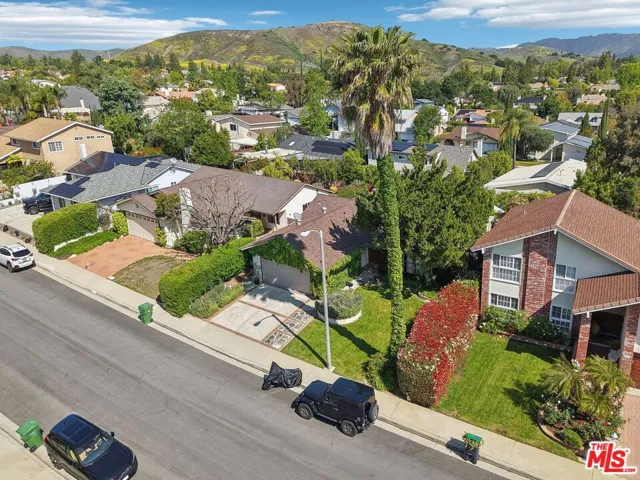 29429 Trailway Lane, Agoura Hills, California 91301
