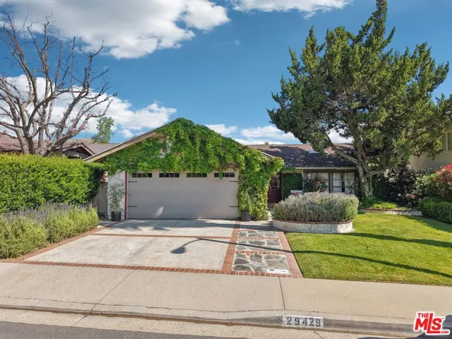 29429 Trailway Lane, Agoura Hills, California 91301
