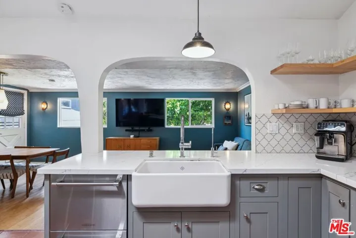 29429 Trailway Lane, Agoura Hills, California 91301