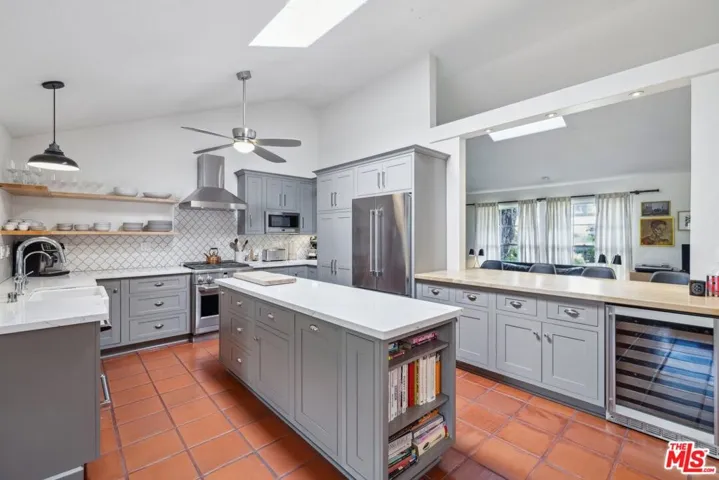 29429 Trailway Lane, Agoura Hills, California 91301