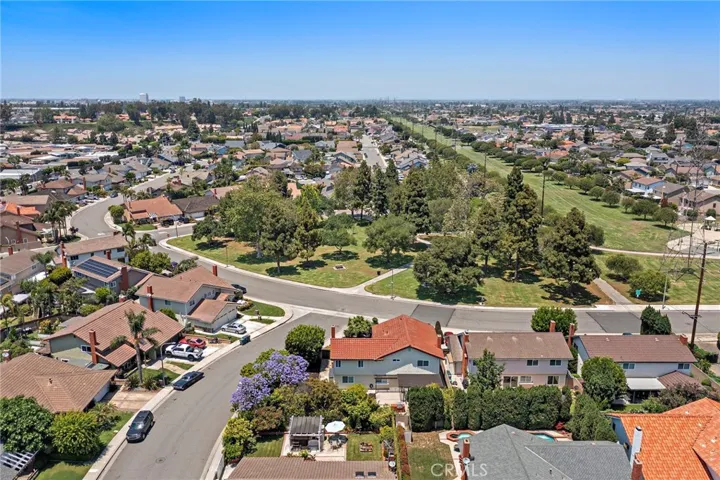 8604 Bluebird Avenue, Fountain Valley, California 92708