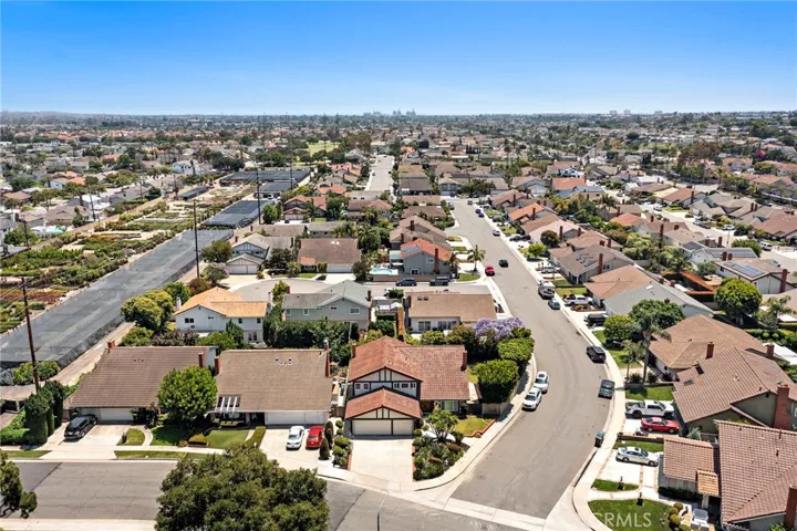 8604 Bluebird Avenue, Fountain Valley, California 92708