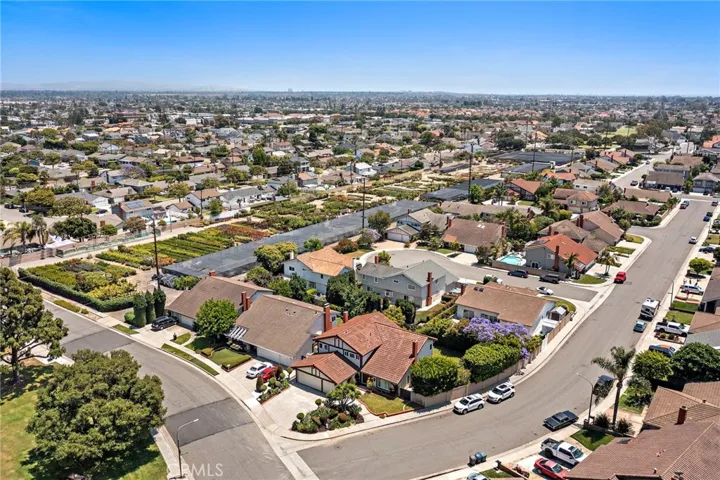 8604 Bluebird Avenue, Fountain Valley, California 92708