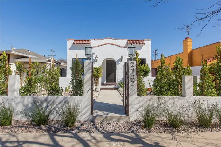 2702 Reynier Avenue, Los Angeles, California 90034, 3 Bedrooms Bedrooms, ,3 BathroomsBathrooms,Residential,For Sale,Reynier,TR25131446