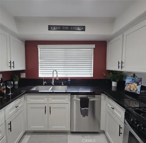 8056 Snapdragon Lane, Anaheim Hills, California 92808