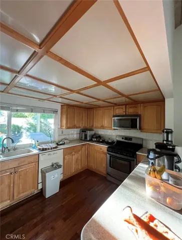 9 Oak Tree Lane, Irvine, California 92612