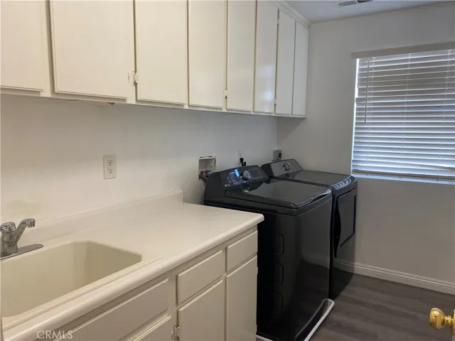 13665 Heatherwood Drive, Eastvale, California 92880