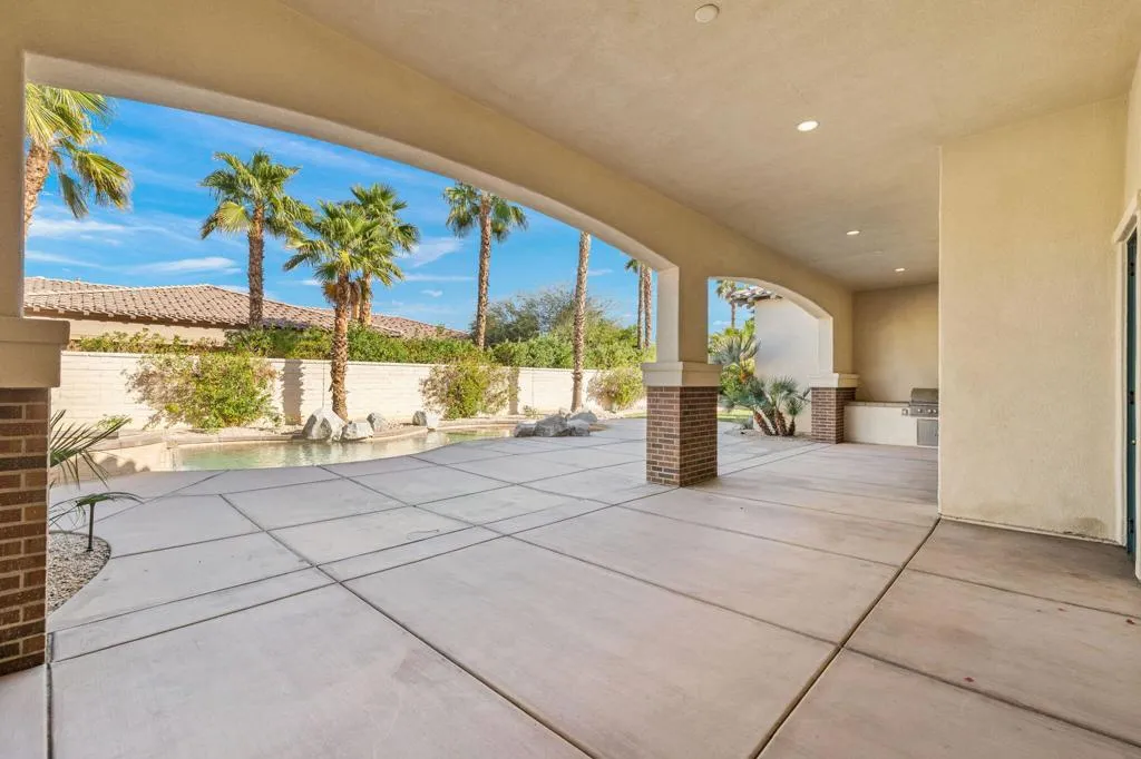 49128 Montpelier Drive, Indio, California 92201 home-pic-67