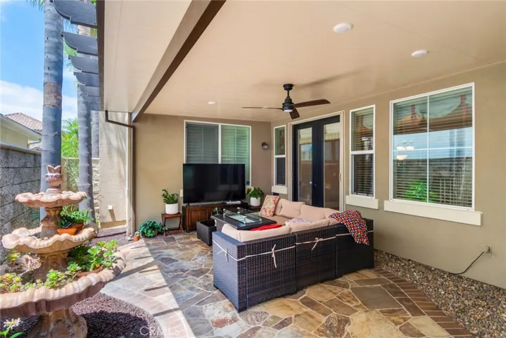 Patio on the side