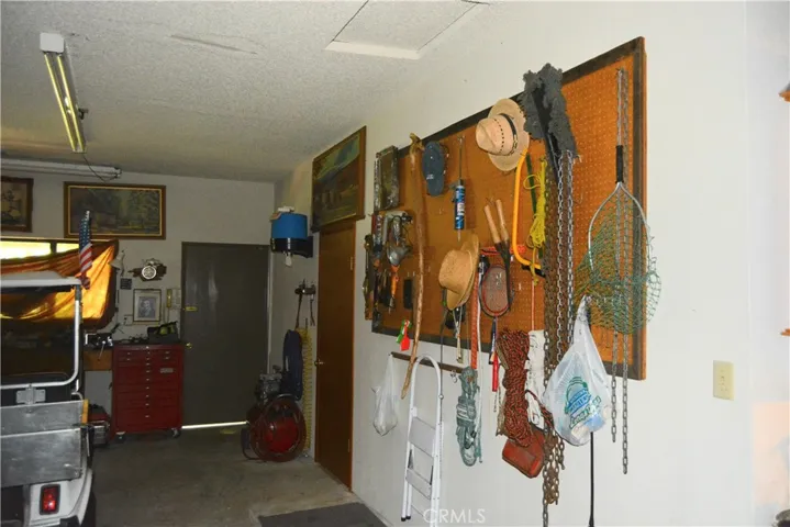 both bedrooms access garage
