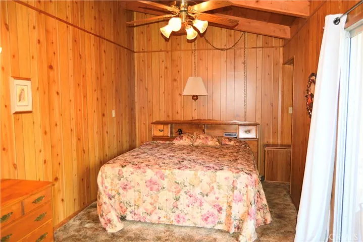 ensuite and leads to side deck