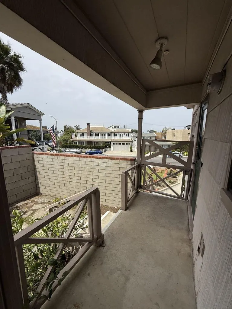 1205 Park Row, La Jolla, California 92037 home-pic-25