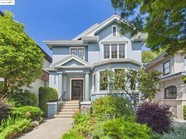 5920 Ivanhoe Rd, Oakland, California 94618