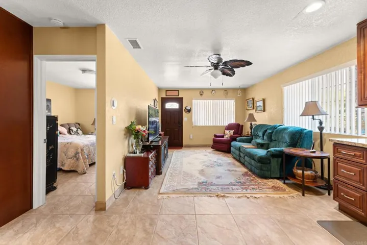 836 Vista Grande Road, El Cajon, California 92019