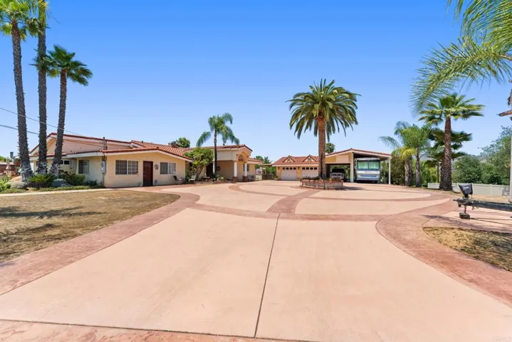 836 Vista Grande Road, El Cajon, California 92019