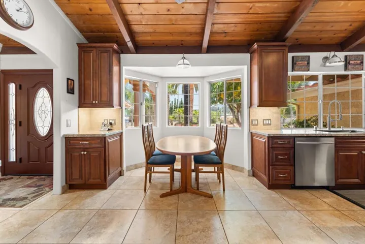 836 Vista Grande Road, El Cajon, California 92019
