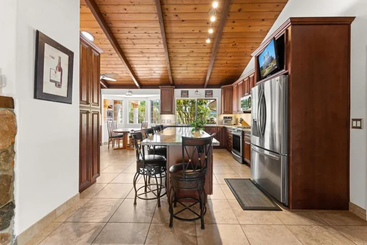836 Vista Grande Road, El Cajon, California 92019