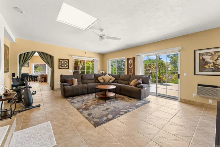 836 Vista Grande Road, El Cajon, California 92019