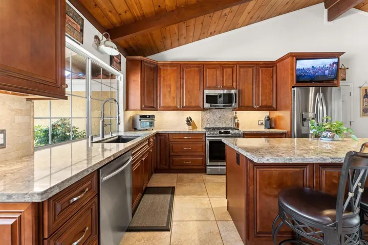 836 Vista Grande Road, El Cajon, California 92019