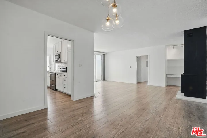 930 3rd Street 303, Santa Monica, California 90403