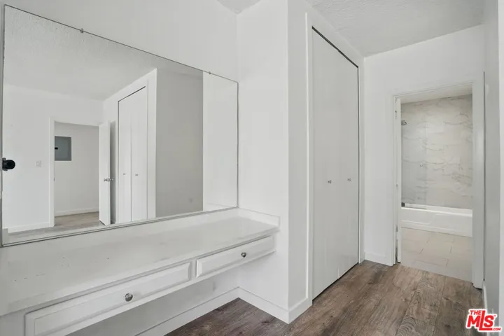 930 3rd Street 303, Santa Monica, California 90403